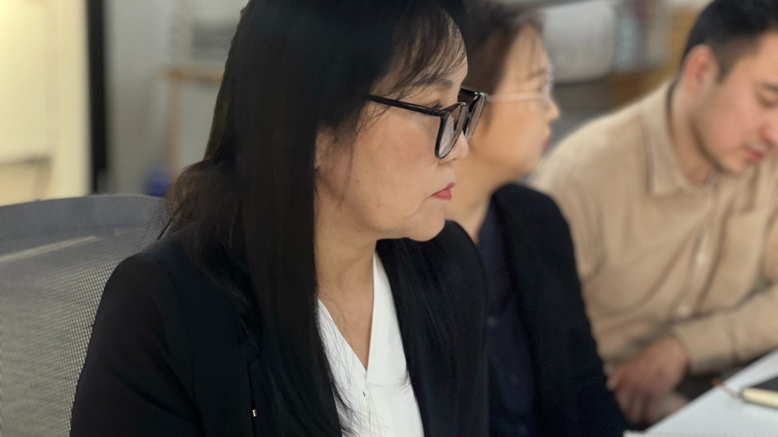 ТӨРИЙН АЛБАН ХААГЧДЫН ХАРИЛЦАА, ХАНДЛАГЫН ТУХАЙ СУРГАЛТЫГ ЗОХИОН БАЙГУУЛЛАА